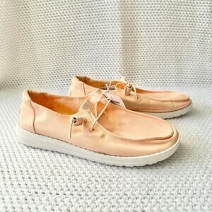Hey Dude NWT Wendy Slip On Canvas Peach Light Orange Moccasin Slip On Shoes 9